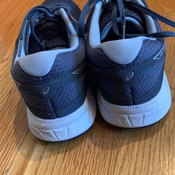 Asics Amplifoam Sneakers - Picture 5 of 8